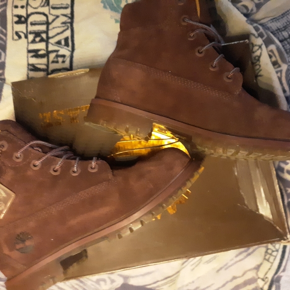 Timberlands - Picture 3 of 4